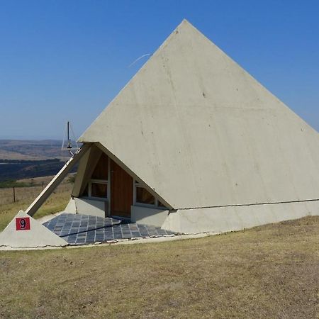 Pyramids Motel Van Reenen Exterior photo