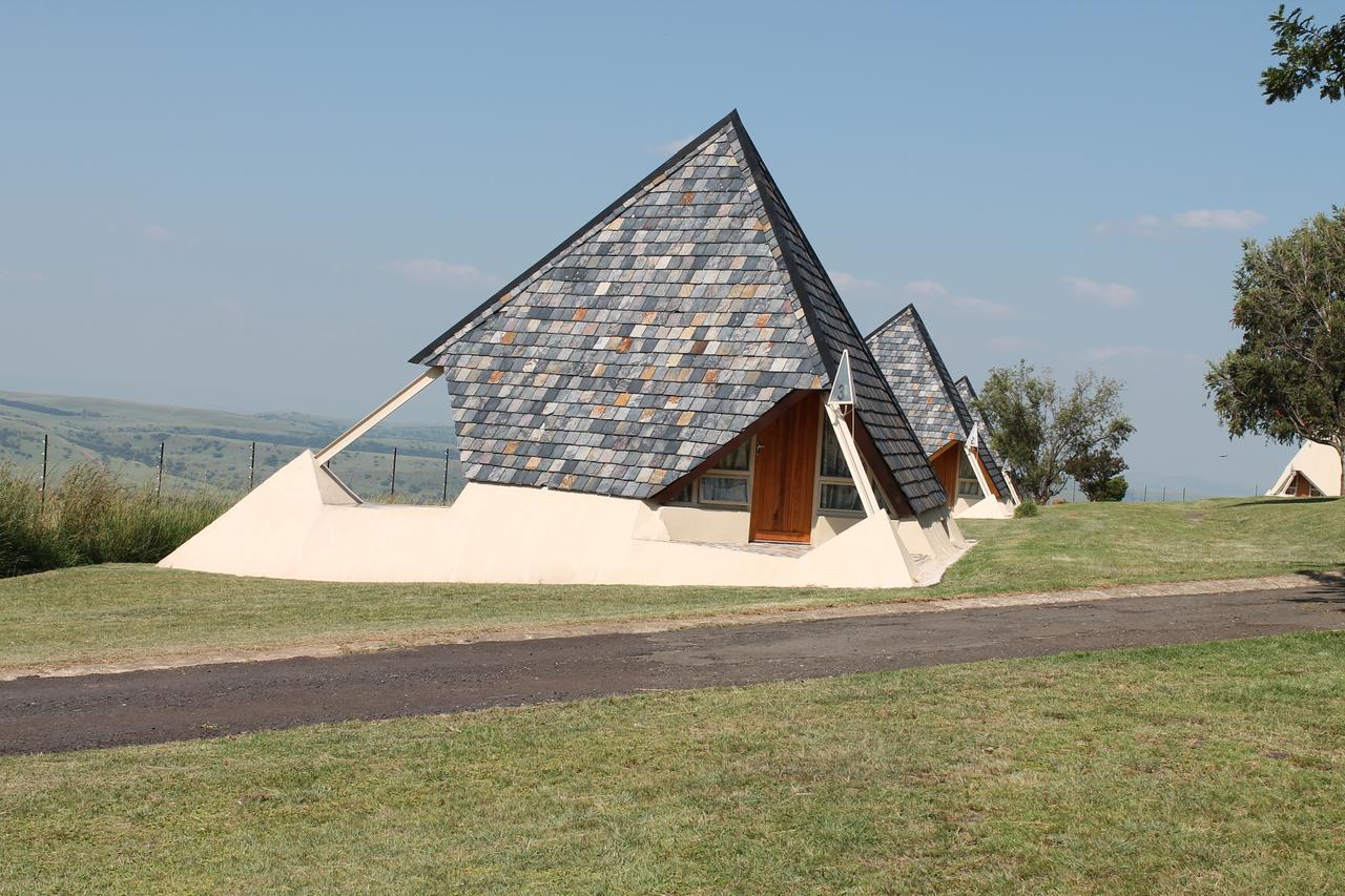 Pyramids Motel Van Reenen Exterior photo